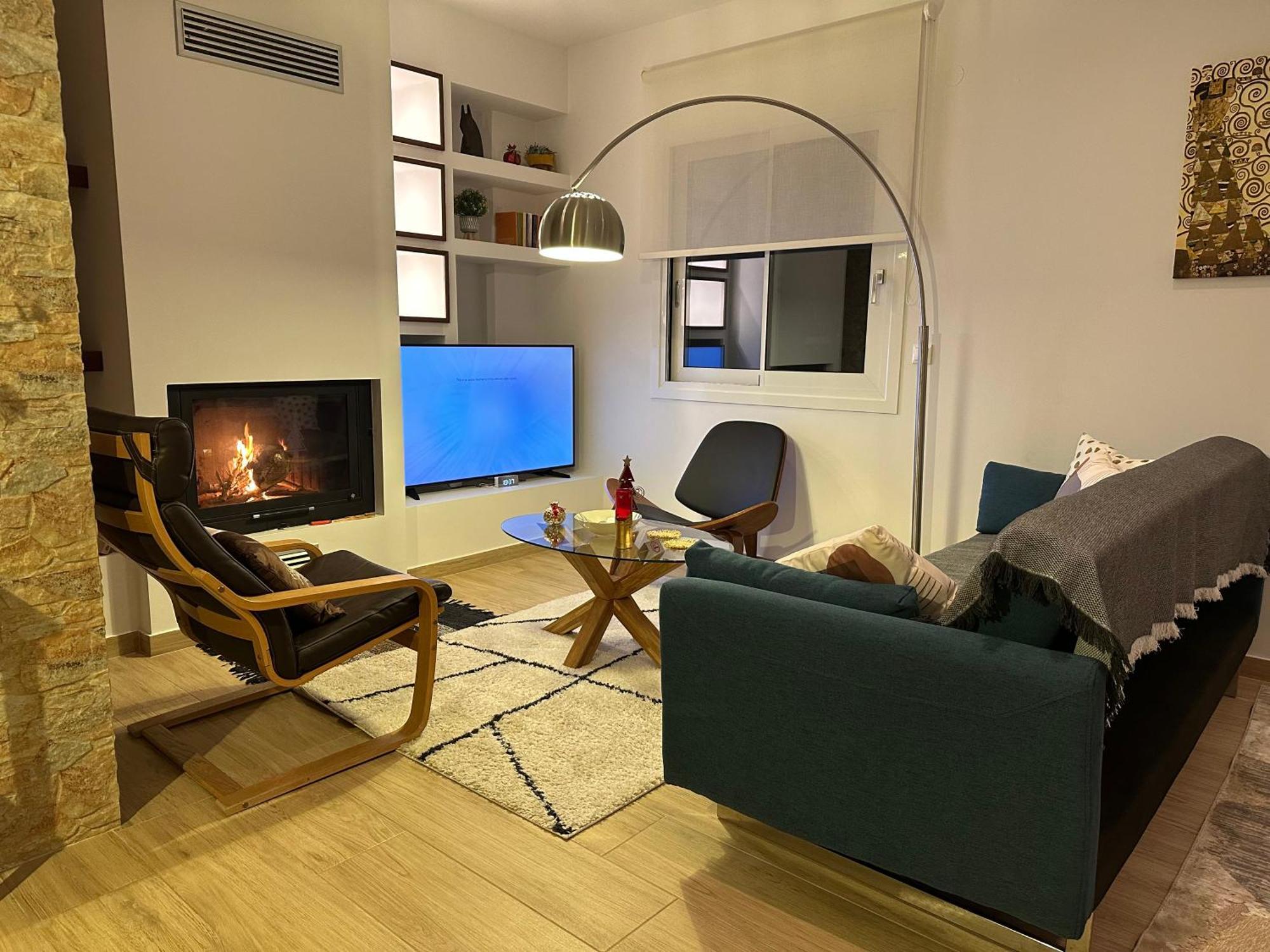 Chic Apartment In Nature, 5-Min Walk To The Beach Kalamata Exterior foto
